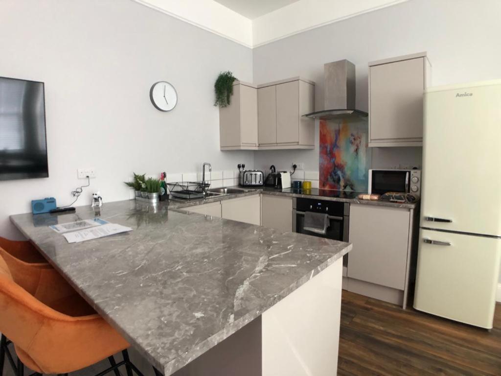5 Spa Court, Boutique Holiday Apartment In Torquay 托基 外观 照片